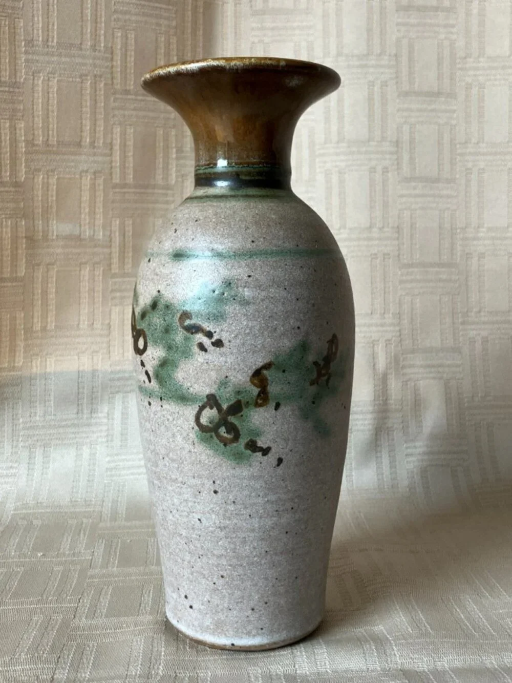 Studio Pottery Salt Glazed 7.25in Hand Thrown Artisan Vase in Exclnt Condition
